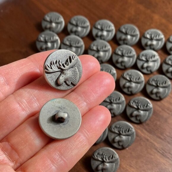 Pewter Moose Buttons - set of 27 - Picture 1 of 5